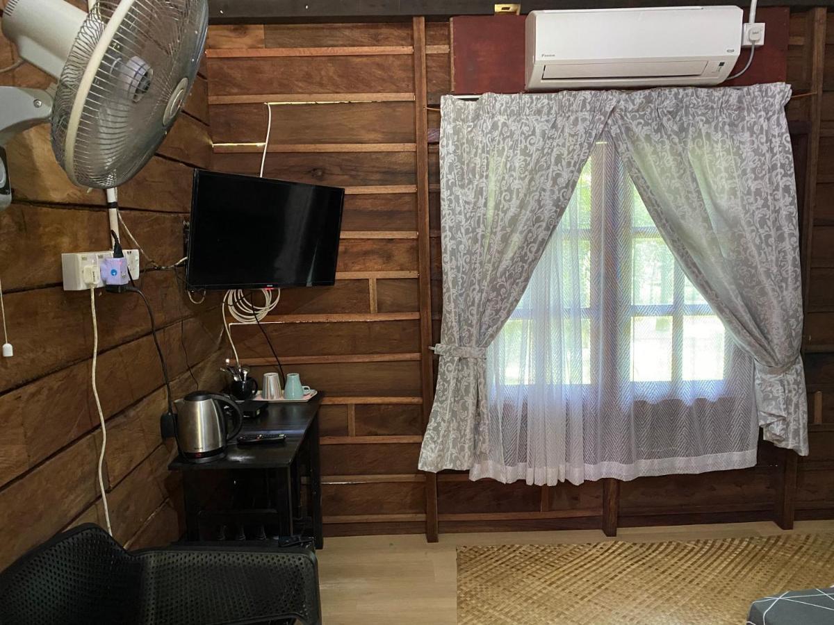Rustic Chalet - Dahlia N Mawar At Sedim Vista Kulim Exterior foto